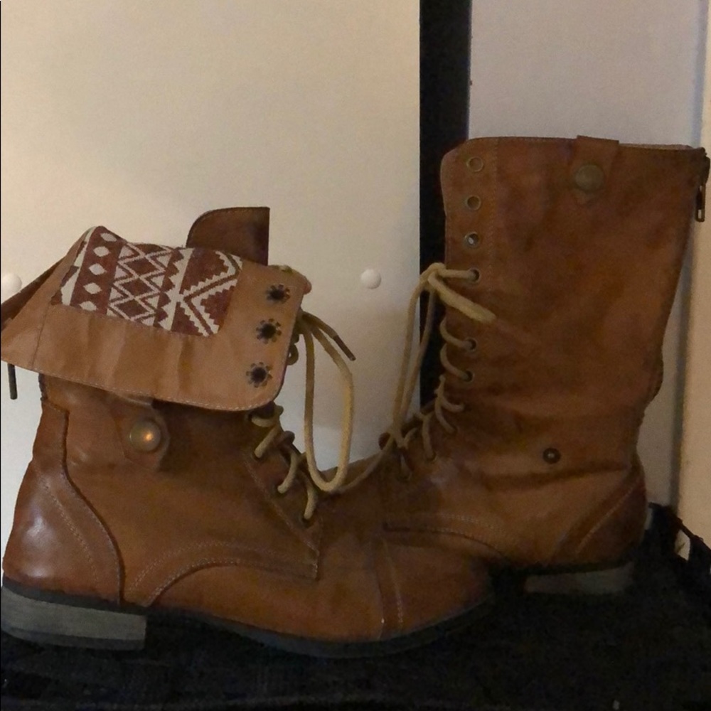 Cute versatile leather booties